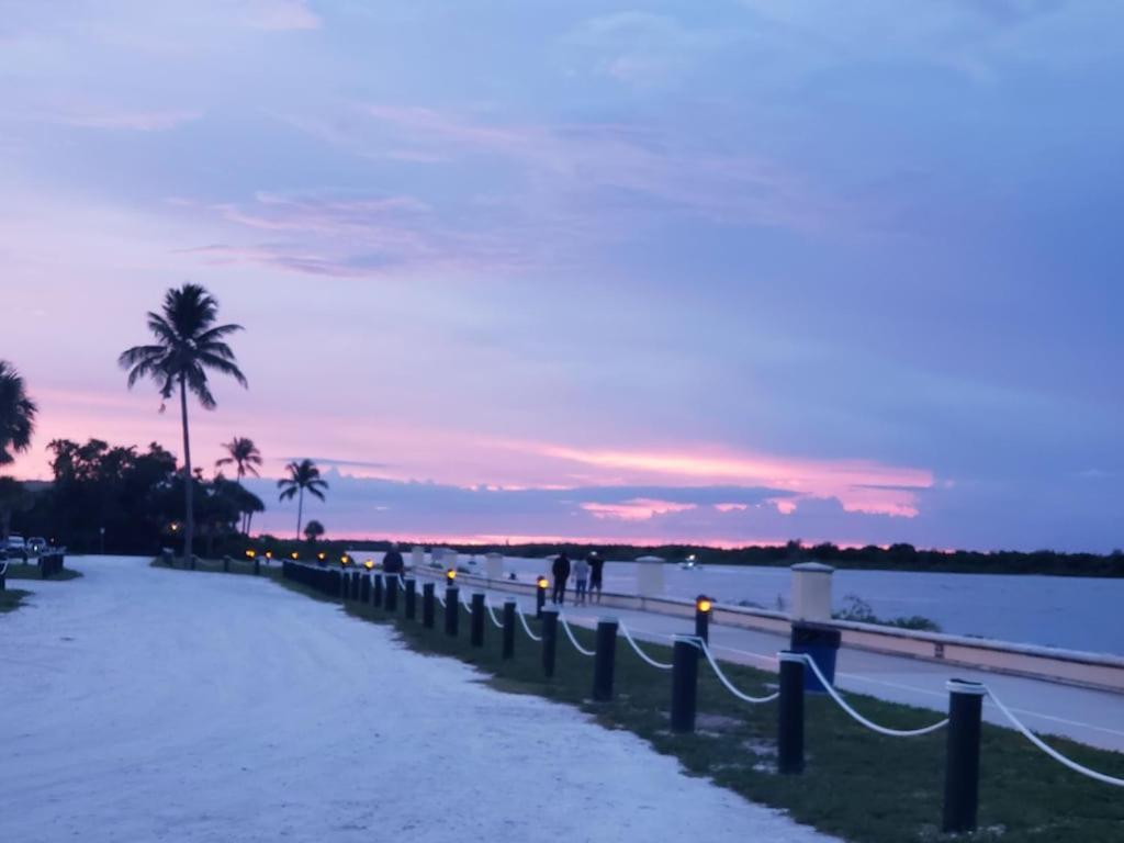 Island-Life! A Apartment ฟอร์ตเพียร์ซ ภายนอก รูปภาพ